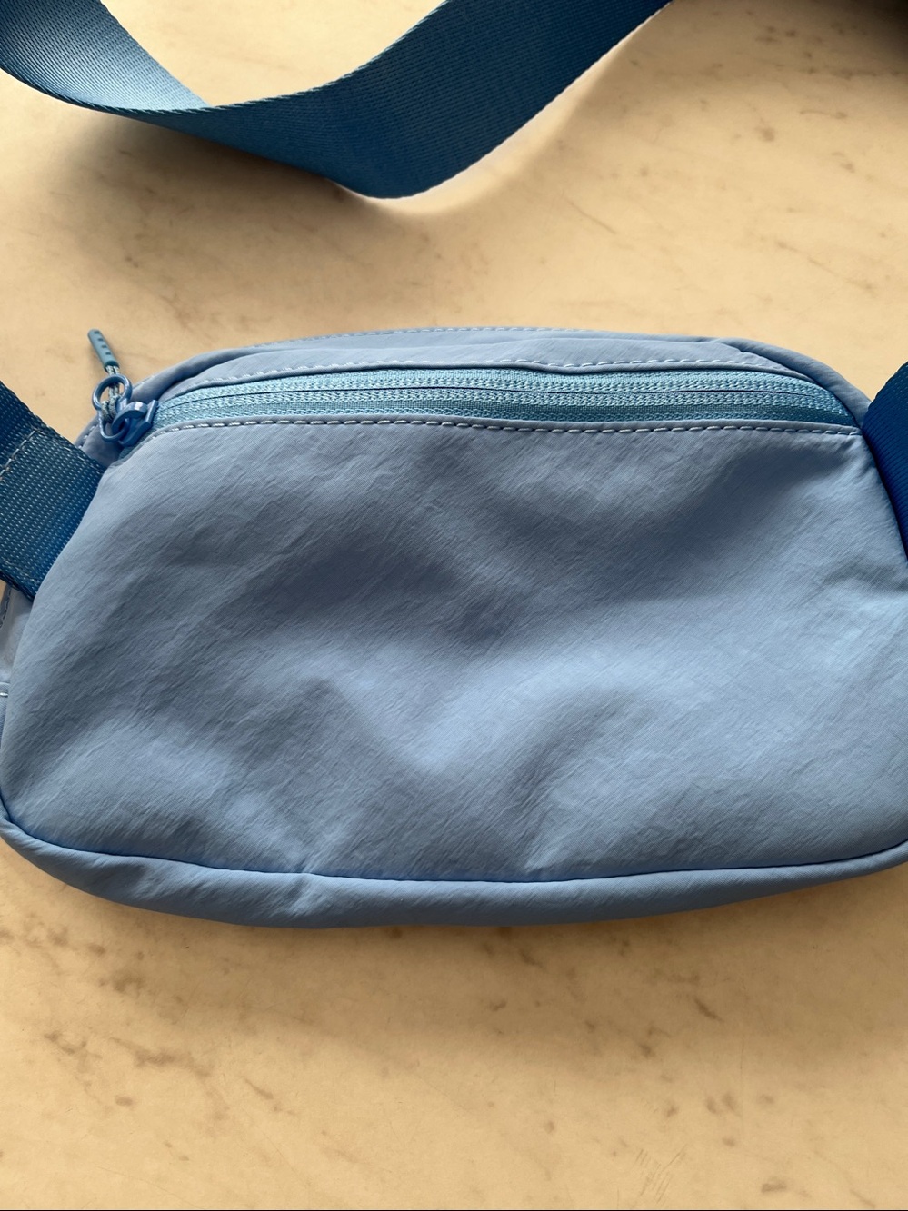 Luluemon Eveywear Belt Bag NWT.  Blue - Picture 4 of 7